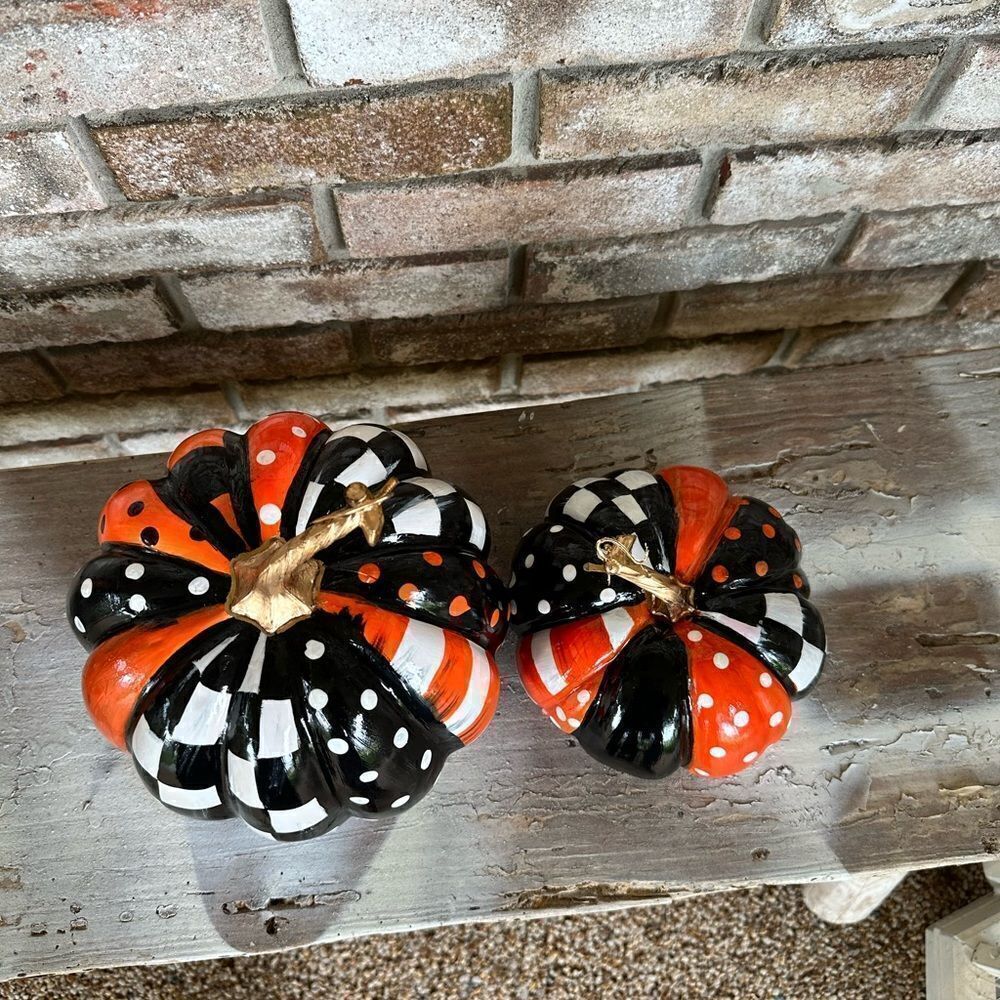Hand Painted Pair of Pumpkins - Picture 3 of 6